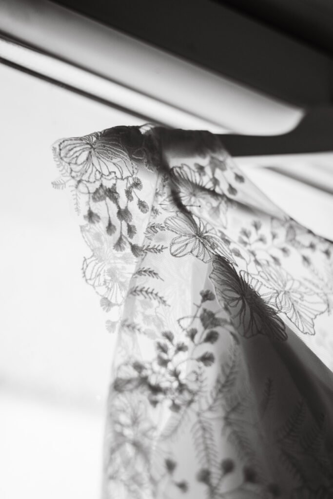 Détail de la robe de mariée photographiée